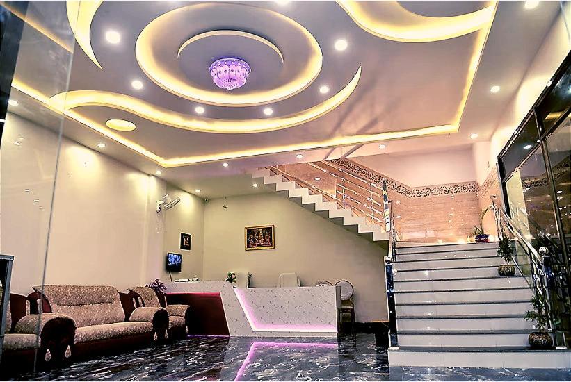 Elegance Hotel And Banquet Ayodhya Ngoại thất bức ảnh