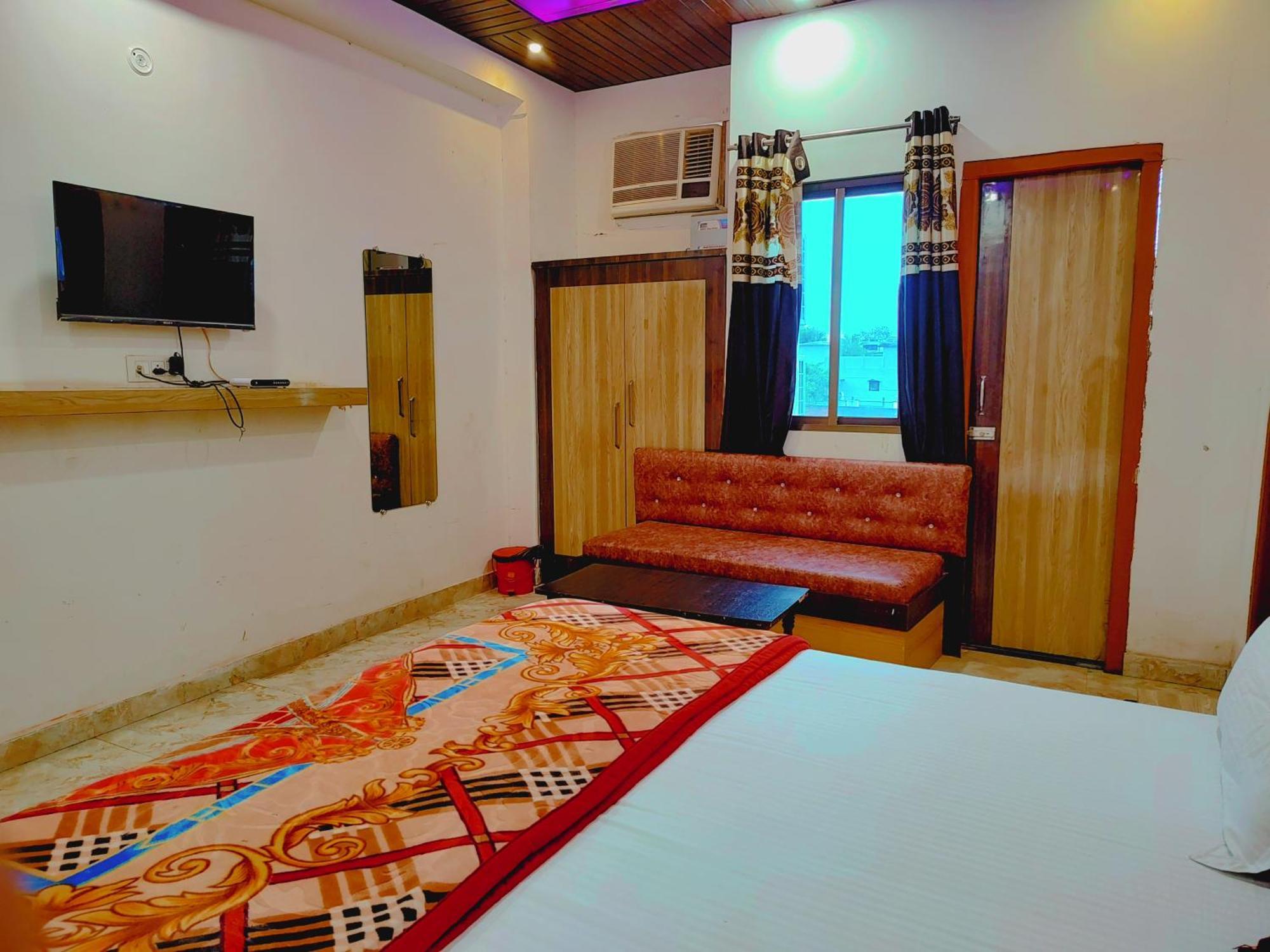 Elegance Hotel And Banquet Ayodhya Ngoại thất bức ảnh