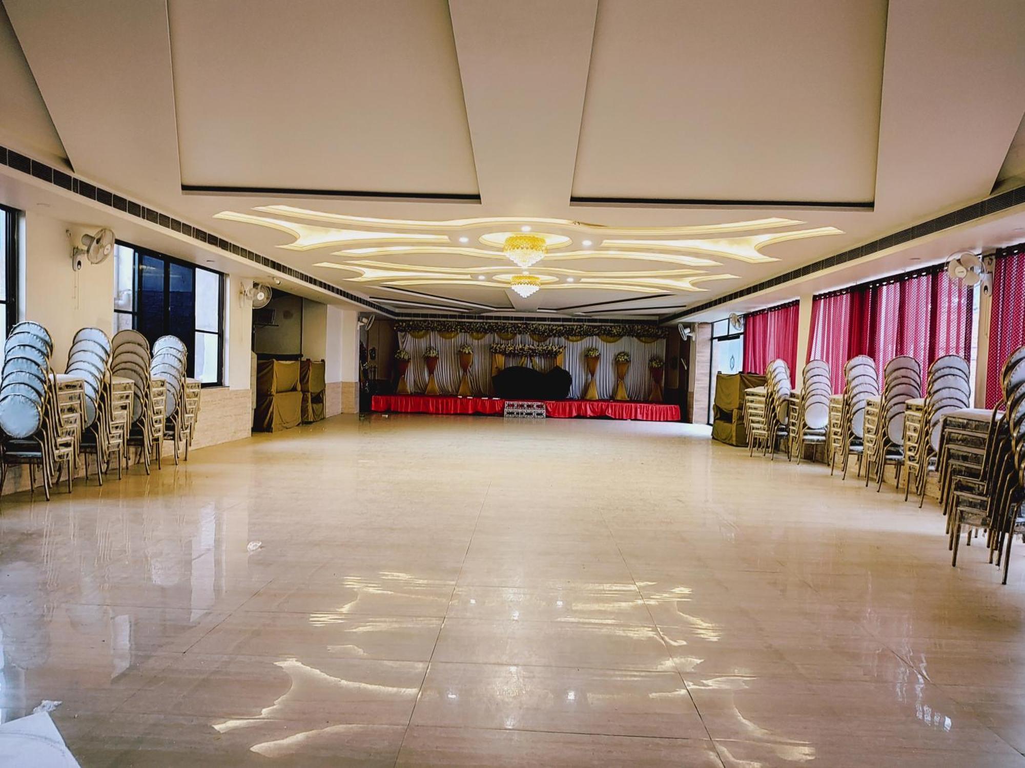 Elegance Hotel And Banquet Ayodhya Ngoại thất bức ảnh