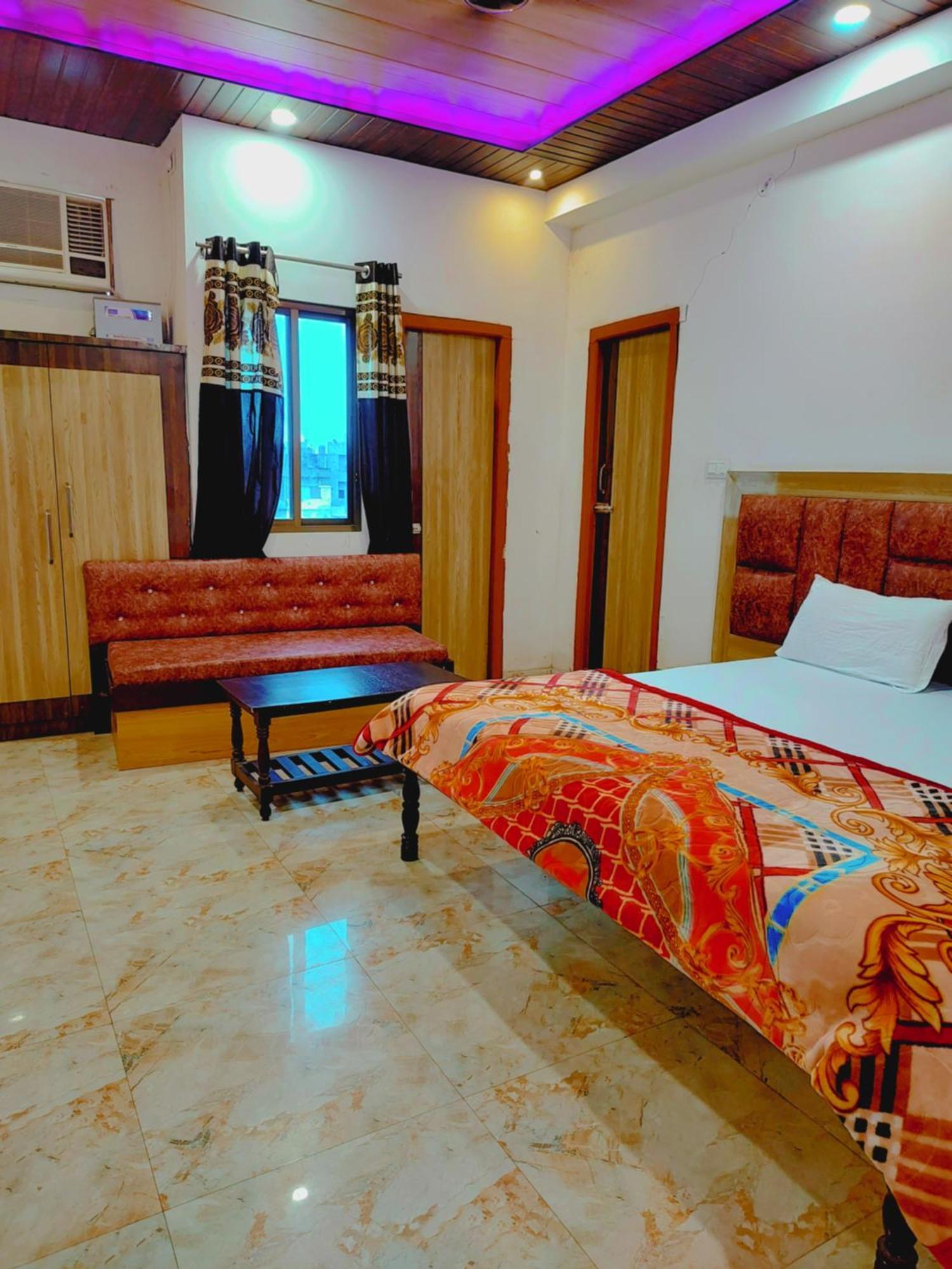 Elegance Hotel And Banquet Ayodhya Ngoại thất bức ảnh