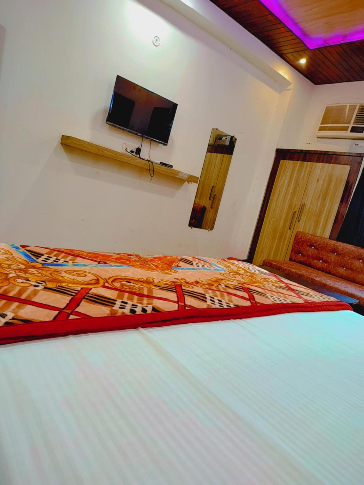 Elegance Hotel And Banquet Ayodhya Ngoại thất bức ảnh
