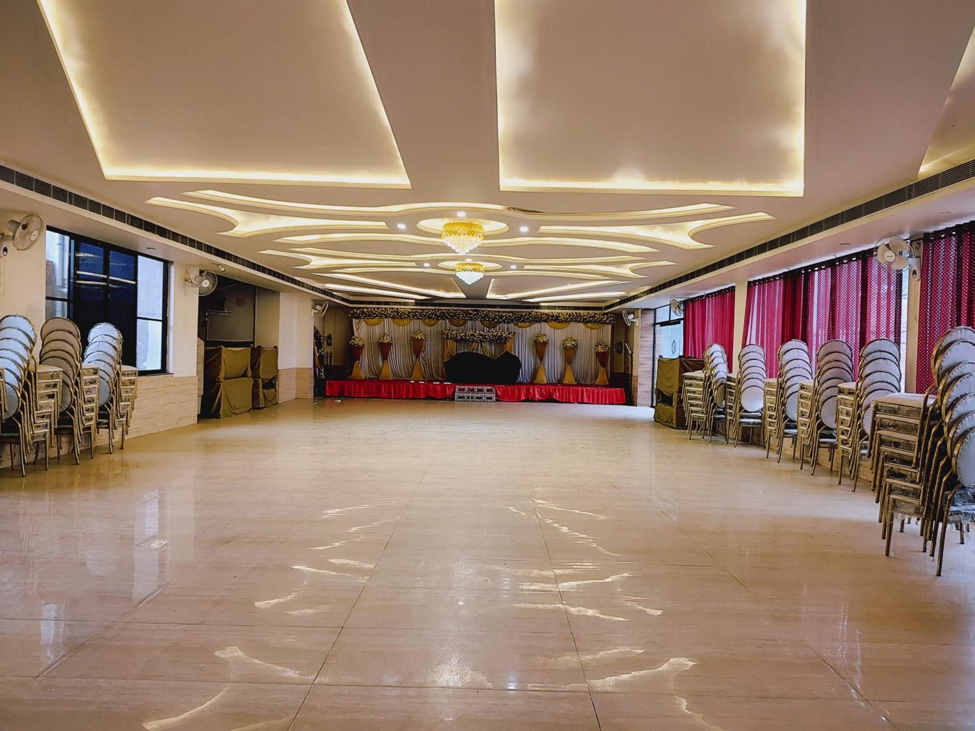 Elegance Hotel And Banquet Ayodhya Ngoại thất bức ảnh