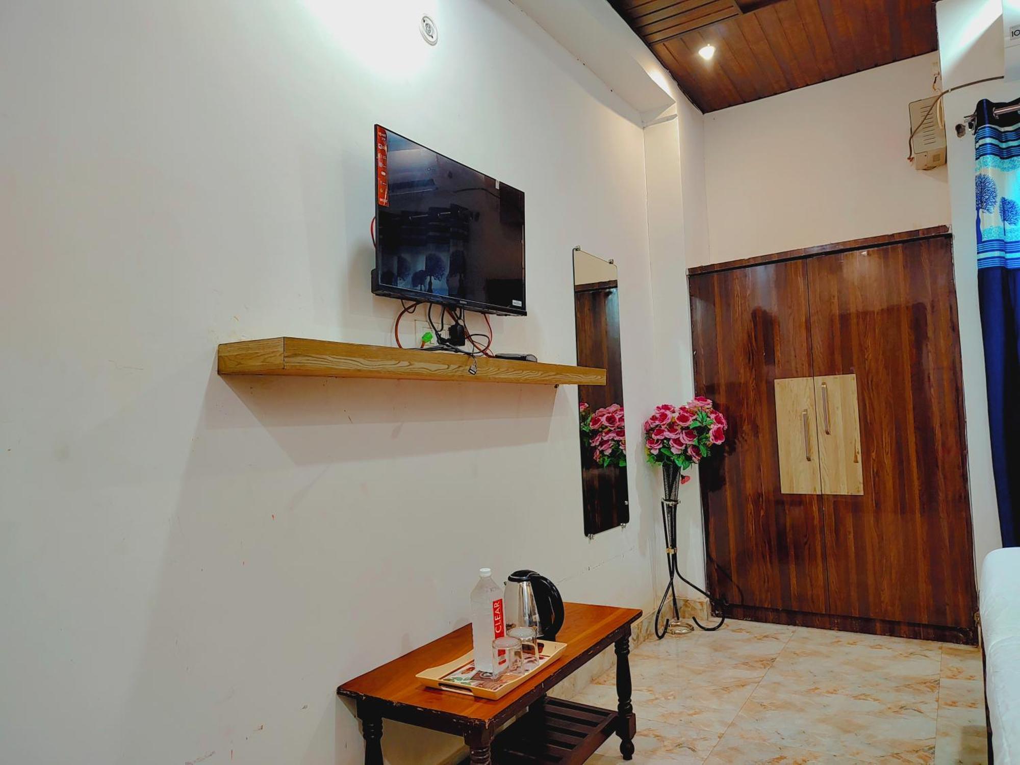 Elegance Hotel And Banquet Ayodhya Ngoại thất bức ảnh