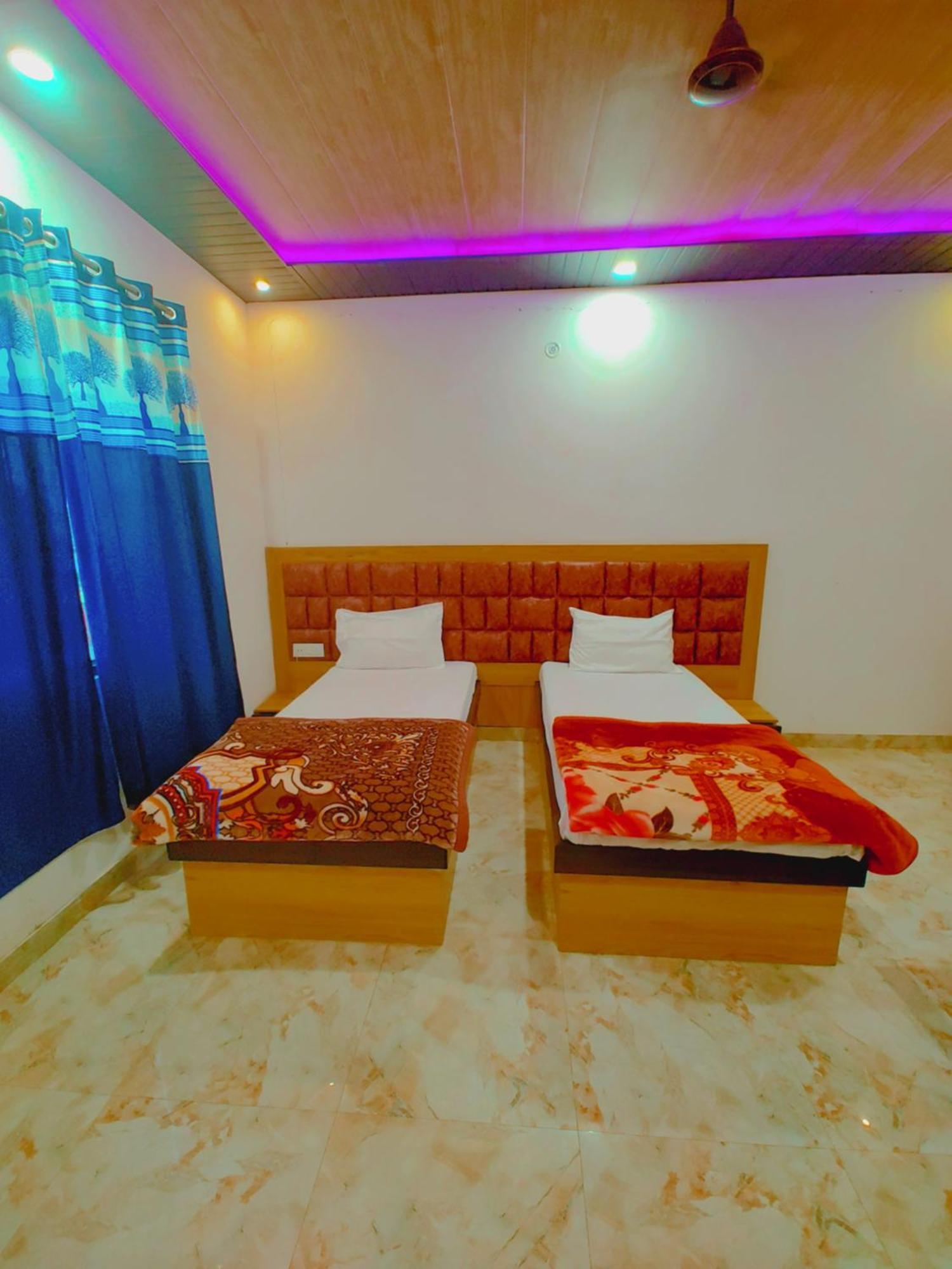 Elegance Hotel And Banquet Ayodhya Ngoại thất bức ảnh