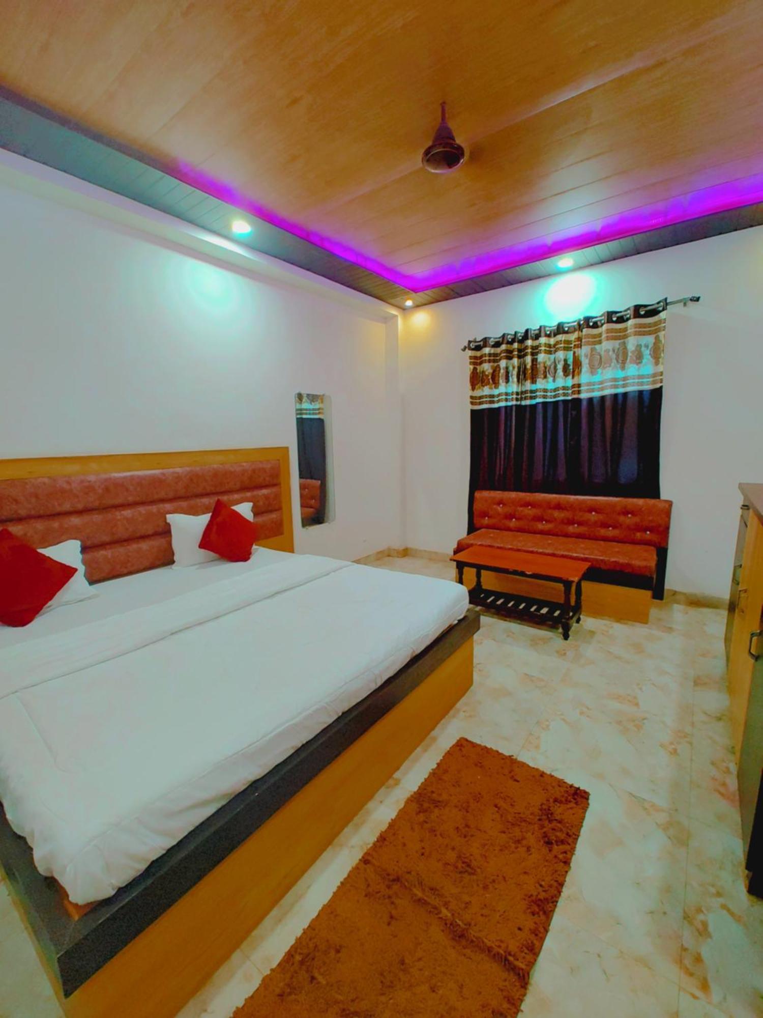 Elegance Hotel And Banquet Ayodhya Ngoại thất bức ảnh