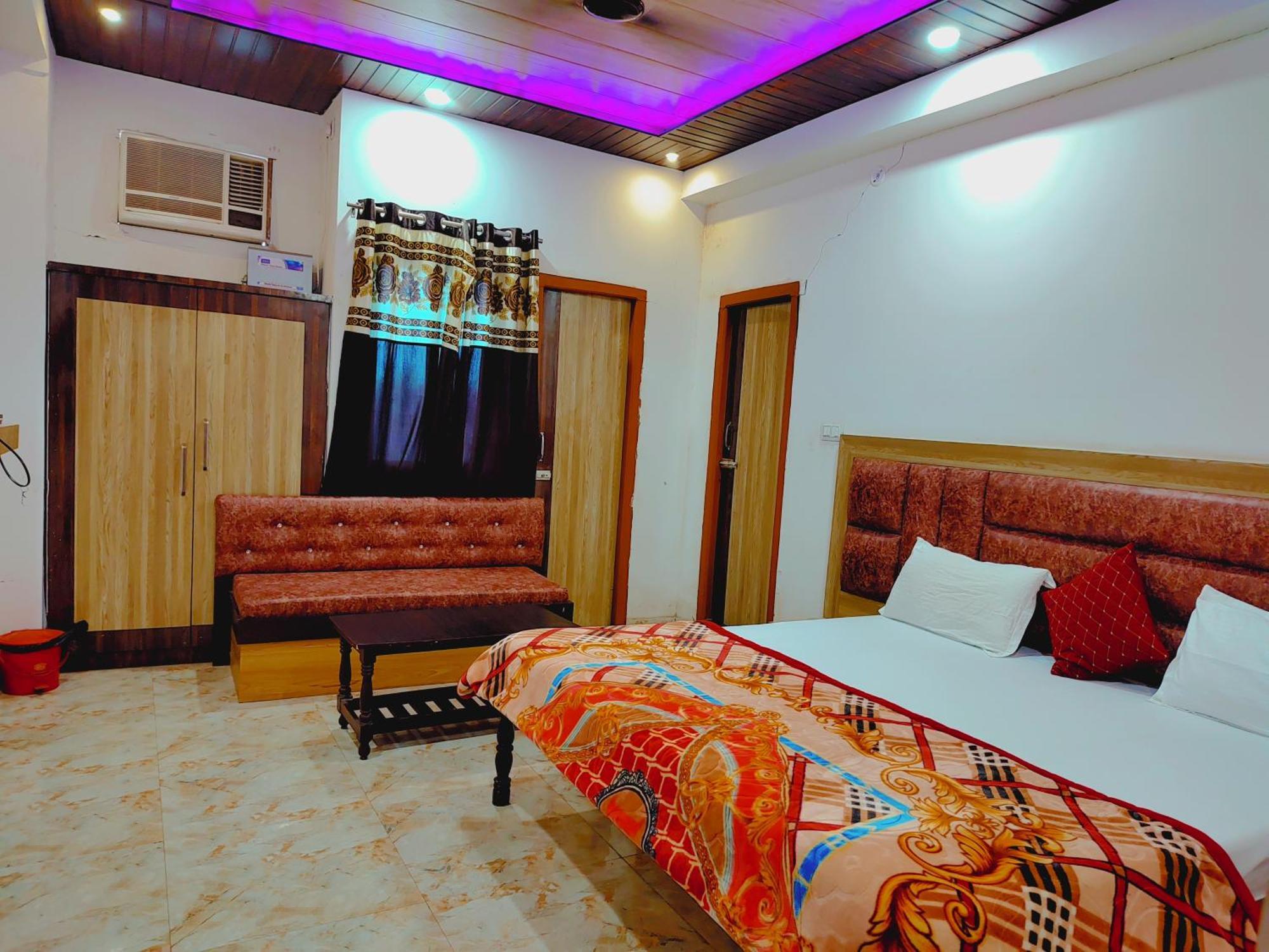Elegance Hotel And Banquet Ayodhya Ngoại thất bức ảnh