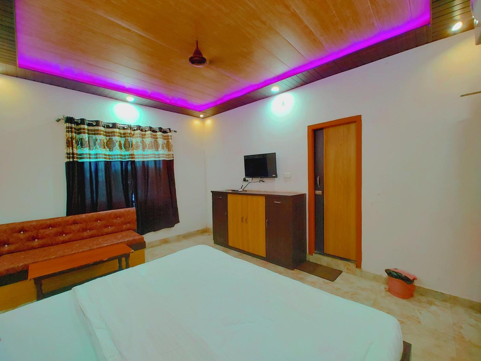 Elegance Hotel And Banquet Ayodhya Ngoại thất bức ảnh