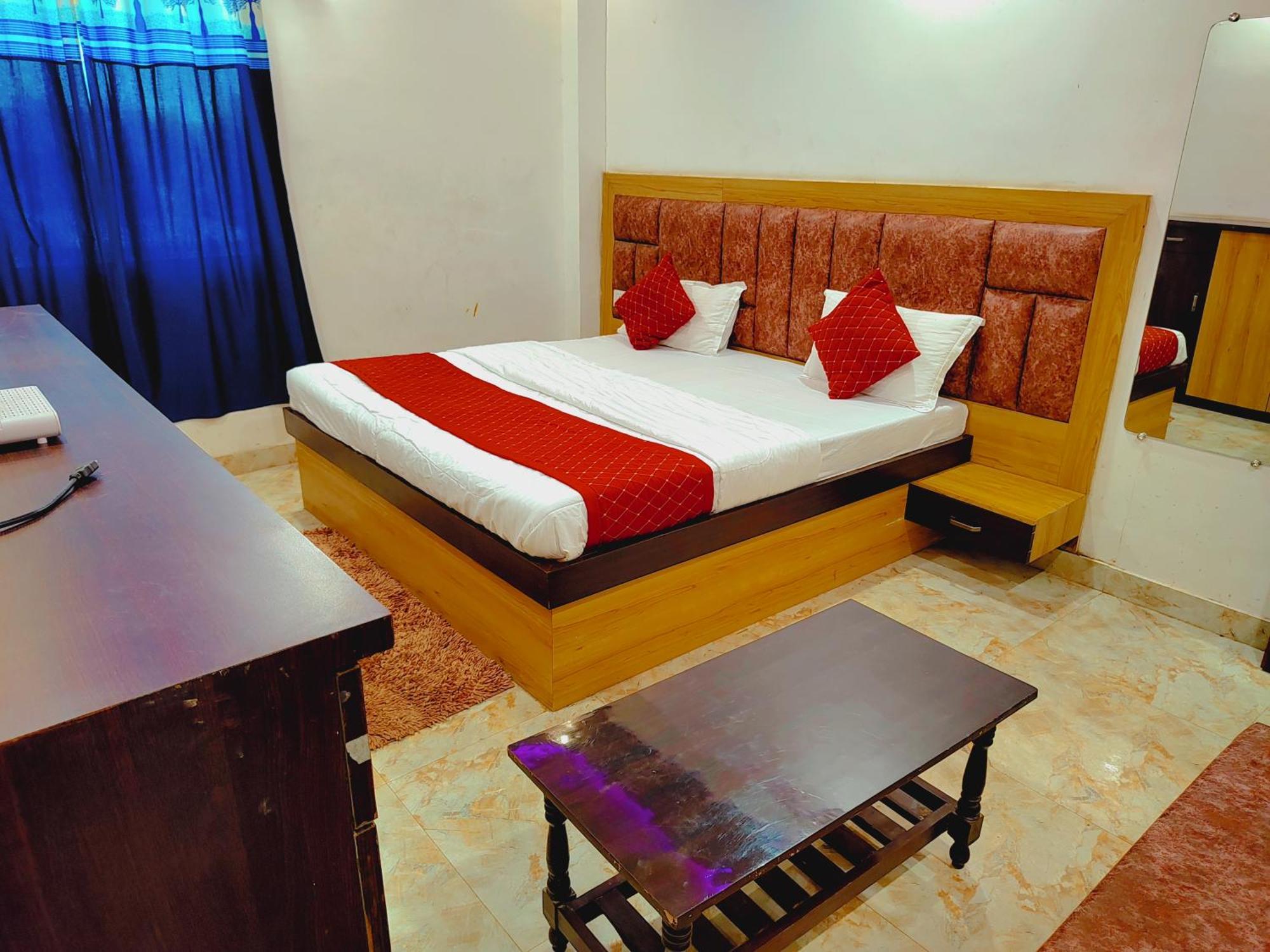 Elegance Hotel And Banquet Ayodhya Ngoại thất bức ảnh