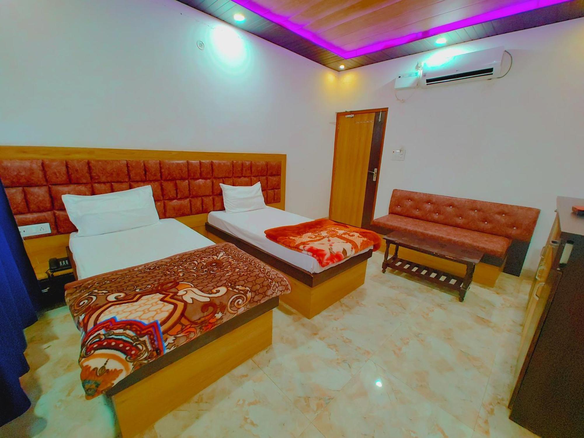 Elegance Hotel And Banquet Ayodhya Ngoại thất bức ảnh