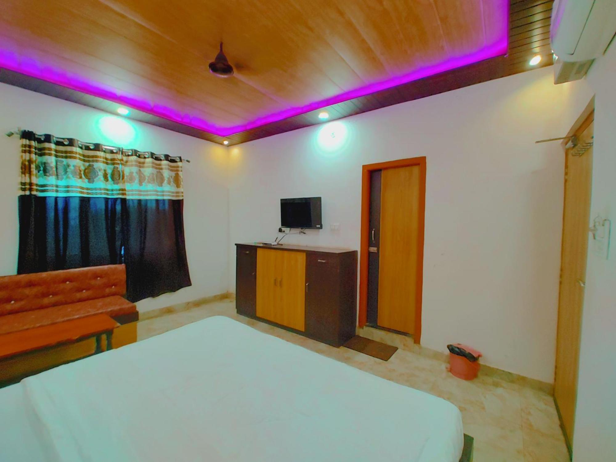Elegance Hotel And Banquet Ayodhya Ngoại thất bức ảnh