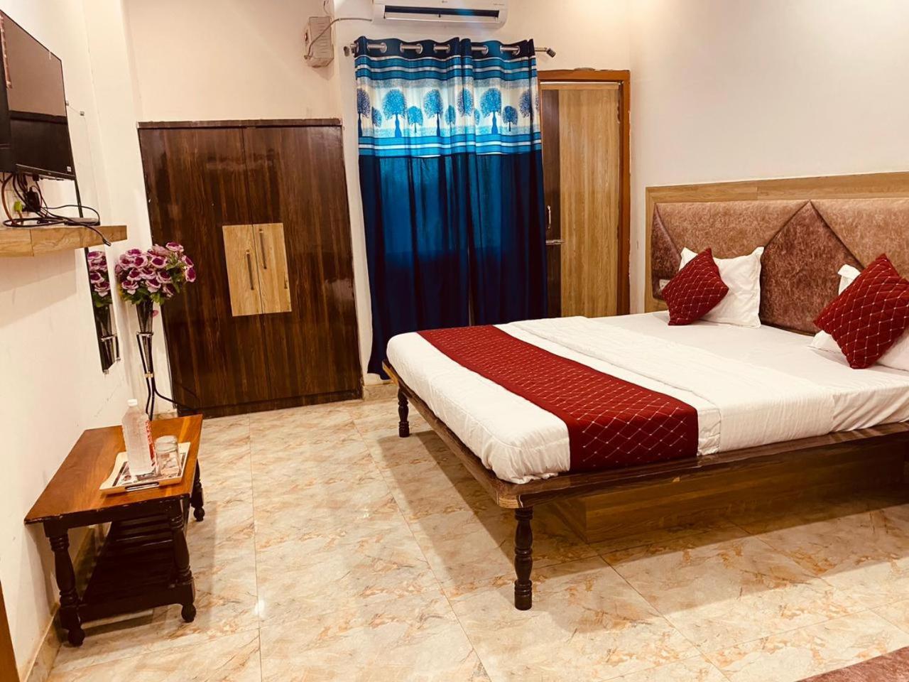 Elegance Hotel And Banquet Ayodhya Ngoại thất bức ảnh